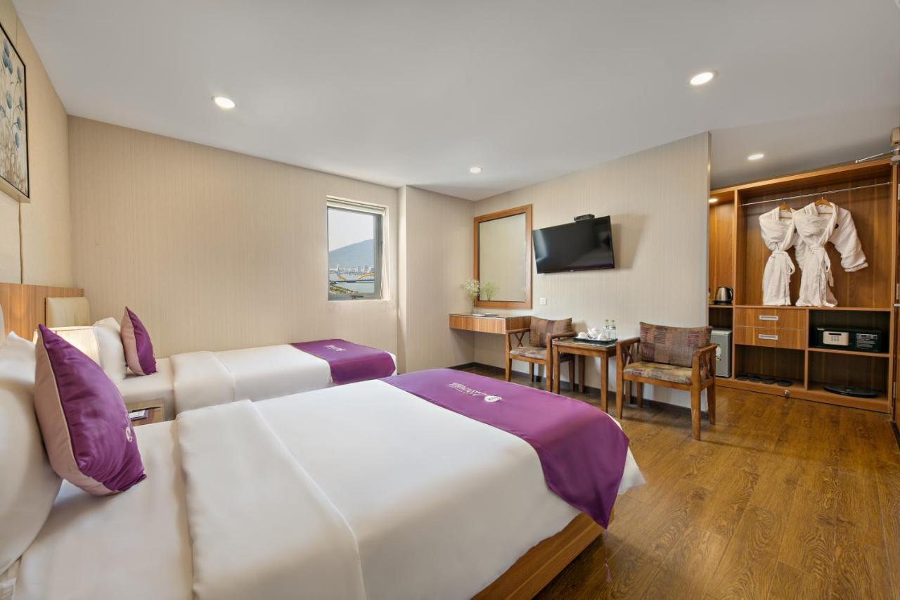 Lavender Riverside Hotel Da Nang Exterior photo