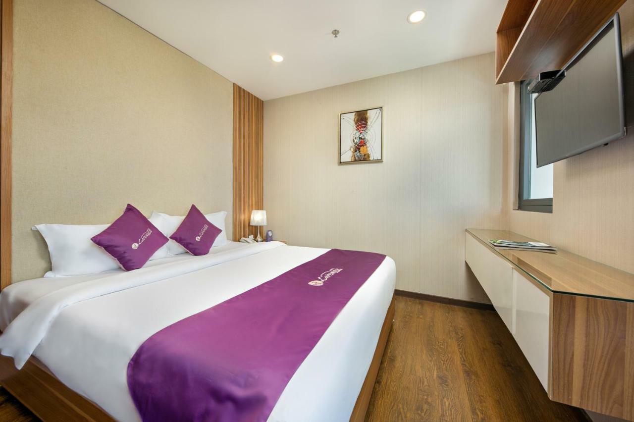 Lavender Riverside Hotel Da Nang Exterior photo